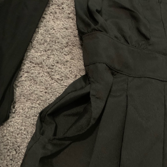 Black fitted romper with sheer sleeves - Picture 5 of 5